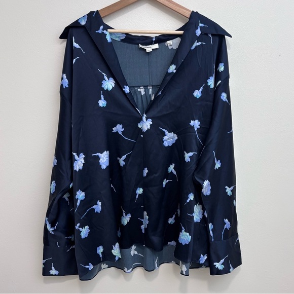 Vince Designer
Sea Carnation Print Silk Blouse 2X 100% silk - Picture 3 of 5